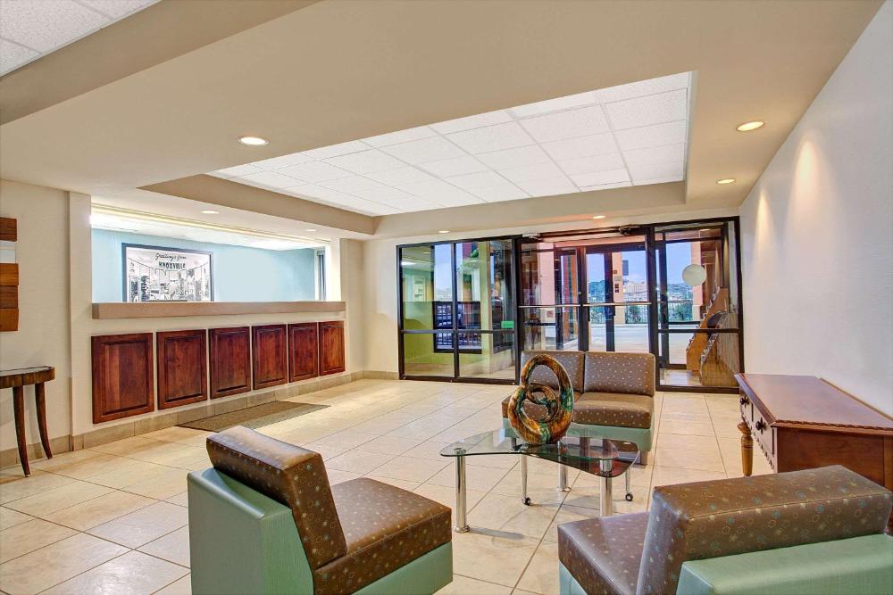 Super 8 by Wyndham Knoxville East